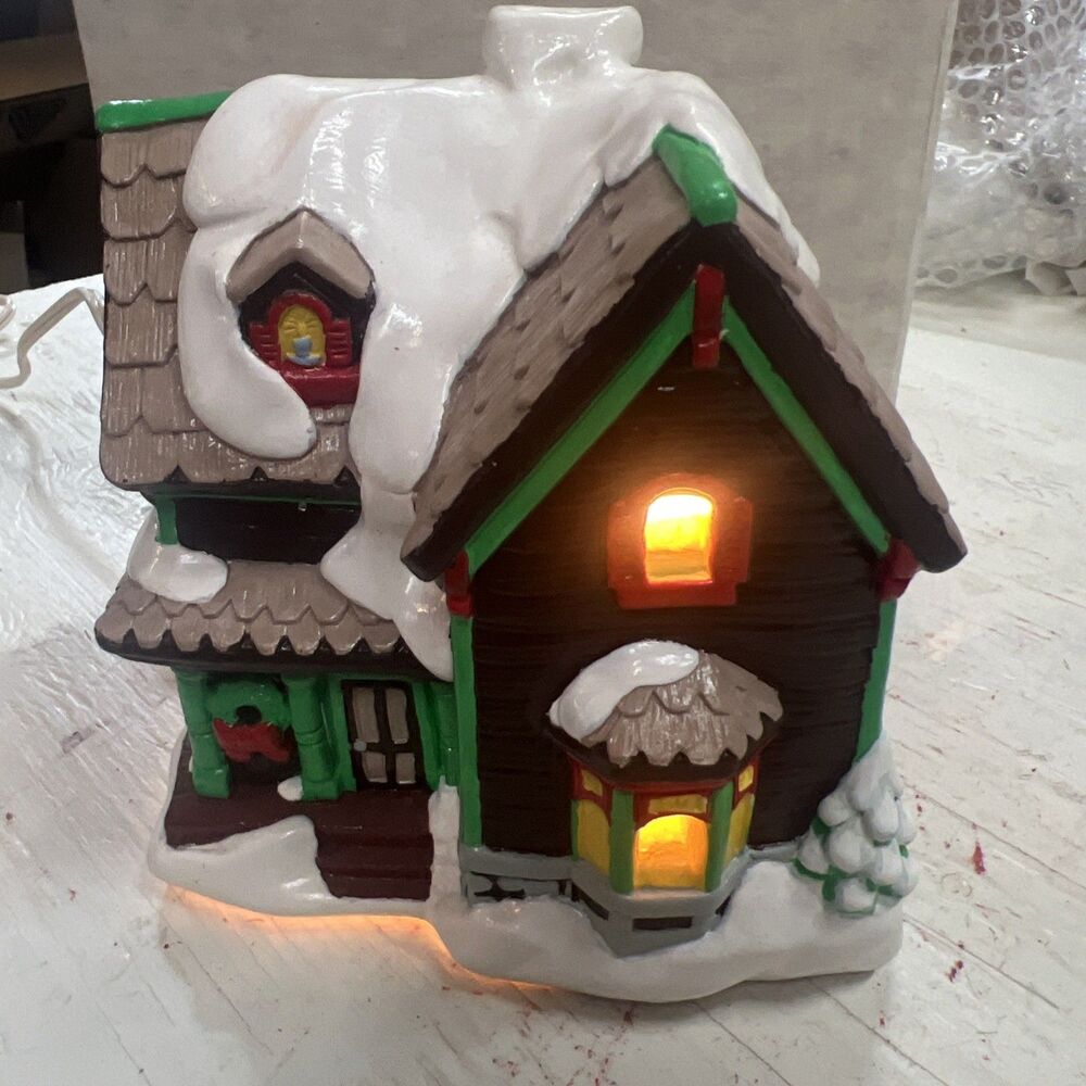 Wee Crafts Christmas Village 6" Farm House Tree Light & Cord Painted 1570